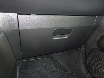 DACIA SANDERO 1,0 originál LPG, GARANCE KM - 17