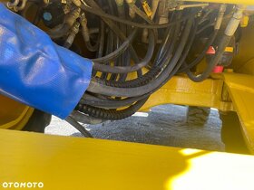 Komatsu WB93RS - 17