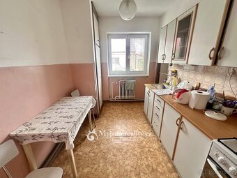 Prodej rodinné domy,  zastavěná plocha 77 m2 + sklep, dvůr,  - 17