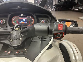 Can-Am Spyder 1330ACE - 17