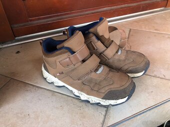 Dětské sportovní boty, ploutve, rukávky do bazénu - 17