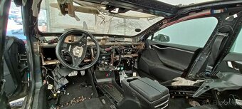 Tesla model S P85 2015 náhradní díly - 17