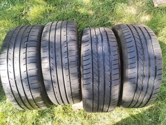 Pneu R17 - 17