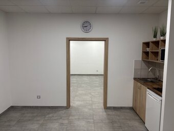 PRONÁJEM OBCHODNÍCH PROSTOR / KANCELÁŘE LITOVEL - 17