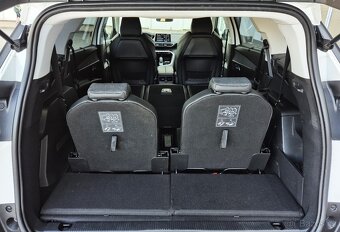 PEUGEOT 5008 96KW AUTOMAT TAŽNÉ ZAŘ. 7 MÍST SERVIS PEUGEOT - 17