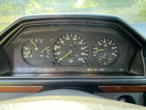 Mercedes-Benz 124 250D AUTOMAT - 17