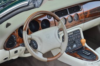 Jaguar XK8 - 17