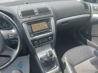 Škoda Octavia 1,6 TDi Elegance S KNIHA - 17