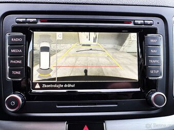 VOLKSWAGEN SHARAN 2.0TDI DSG,7-MÍST,KŮŽE,XENONY,TAŽNÉ,KAMERA - 17