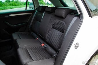 Škoda Superb Combi 2.0 TDI Business DSG - 17
