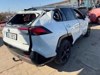 Toyota Rav 4 2.5i HYBRID 4x4 aut. Selection 2020 - 17