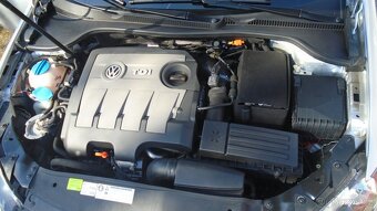 Volkswagen Golf, VI Team 1,6 TDI serviska Top 147 tkm. - 17