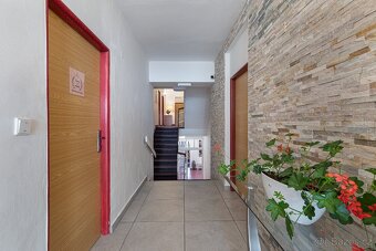 Na Prodej hotel, 29 pokoje, Bazén s teplou vodu, restaurace, - 17