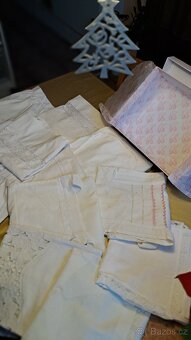 retro sbírka cukrářských zástěrek, krajkové límečky - 17