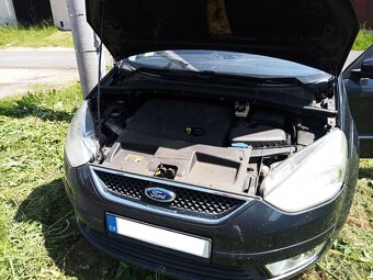 Prodám nepojízdný Ford Galaxy 2.0 TDCi 96 kW 7 míst - 17