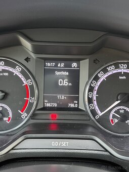 ŠKODA OCTAVIA 3 Facelift kombi top stav - 17