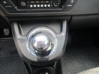 CITROEN GRAND C4 PICASSO 1,6i 88kw 7míst CZ 2011 - 17