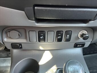 Toyota Hilux 3,0 D-4D  Double Cab 4x4 (2014) - 17