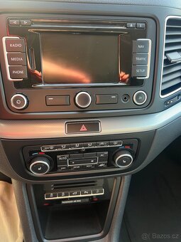 Volkswagen Sharan 1.4TSi  110KW 1.MAJ. VYHŘ.SEDAČKY EL.KUFR - 17