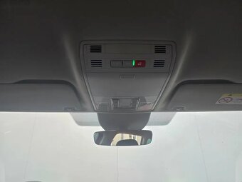 Škoda Superb, COMBI STYLE 2,0 TDi / 140 kW D - 17