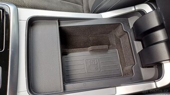 Audi Q7 S-LINE 210kW SoftClose-vzduch-7.míst-Laser-TZ-ČR-DPH - 17