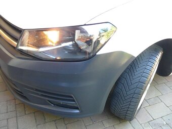 VW CADDY MAXI 2.0 TDI 103KW KLIMA VYH.SEDAD PARKTRONIC TAŽNÉ - 17
