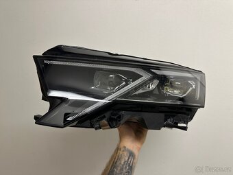 Octavia 4 lift světlo - 17