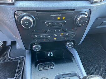 Ford Ranger 3,2TDCi WILDTRAK, Hardtop,Navi,Kamera,TZ,vč DPH - 17