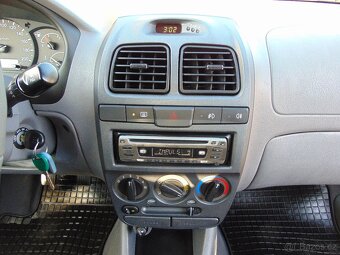 HYUNDAI ACCENT 1.3,PŮVOD ČR,1.MAJ.,KLIMA,SERVISKA - 17