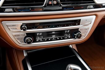 BMW Řada 7 M760Li xDrive A/T - 17