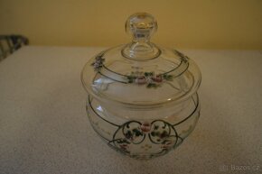 Čajový servis, porcelánové mísy, talíře, hrnečky, drobnosti - 17