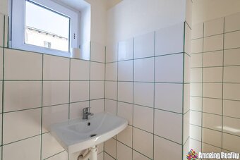 Prodei komerční nemovitosti v obci Zvěstovice. - 17