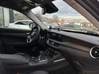 Alfa Romeo Stelvio 2018 - 17