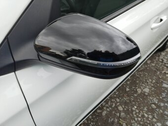Hyundai i20 1.2 benzín, 56000km, TRIKOLOR PREMIUM PLUS - 17