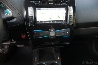 Nissan Leaf 2017 30kWh - lehce poškozený - plně pojízdný - 17