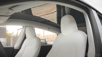 Tesla Model Y, 255kW 1.maj 37tkm ZÁRUKA - 17