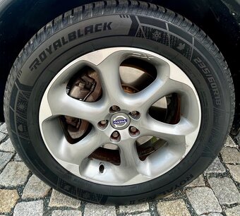 VOLVO V70 2.0D4 120KW 5VÁLCE SUMMUM AUT-KUŽE-Bi XENON-ACC - 17
