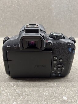 Canon EOS 800D - 17