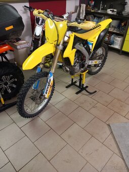Suzuki RMZ 250 2016 po G.O - 17