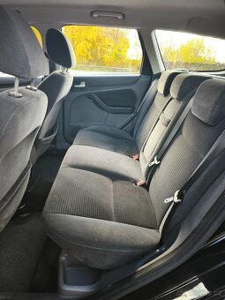 Prodám Ford Focus Ghia 1.6 benzín v dobrém stavu - 17