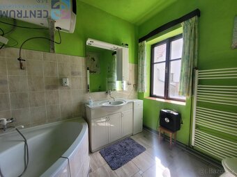 Rodinný dům v obci Bláhov u H - 17