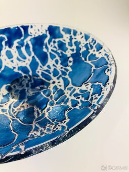 Modrá skleněná umělecká mísa na kovovém podstavci (NP012) - 17