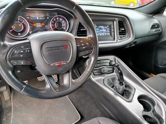 Dodge Challenger hemi - 17