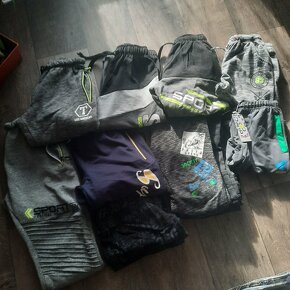 Trička, mikiny, tepláky, bunda - 17