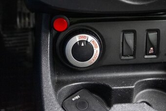 Dacia Duster 1.6 16V 4x4 Look Sport LPG, 1.majiteľ - 17