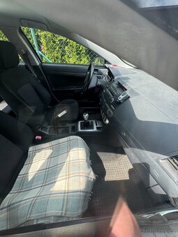 Mitsubishi Lancer 1.5 - 17