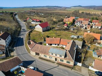 Prostorný byt 3+1 s terasou a parkováním / TOP cena za 1 m² - 17