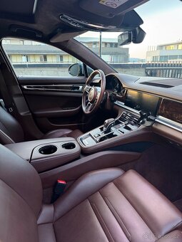 Porsche Panamera Turbo - 17