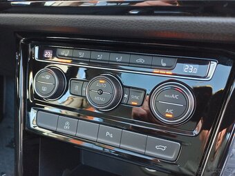 VW Touran Highline 2.0TDI 140kW DSG - záruka Autodraft - 17