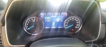 Prodám Ford F-150. 2023 Najeto jen 21700km - 17